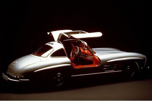 «Крылатый» Mercedes стал легендой уже при рождении в 1954 году. Со временем каждый из 1400…