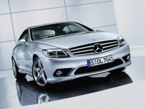 Новый передний бампер от AMG делает спокойное выражение «лица» CL куда более агрессивным и…