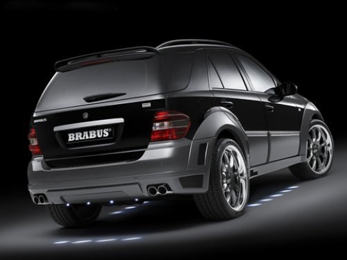 А вот сзади Brabus Widestar выглядит… довольно скромно. Лишь две пары выхлопных патрубков да…