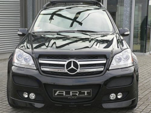 Злости Mercedes GL новый бампер однозначно добавил, а вот гармоничности облика, увы, повредил.…