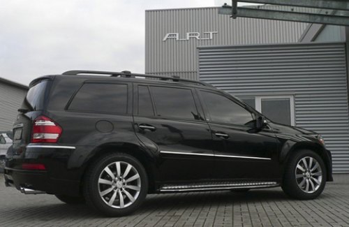 Под такой огромный кузов просятся «катки» не меньше 20 дюймов. ART Tuning сможет помочь и в этом.