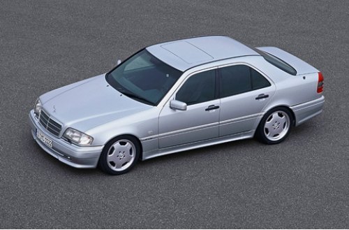 «Дедушка» будущего «63-го»: Mercedes-Benz C 36 AMG, представленный в 1994 году. 280 «лошадок» его…