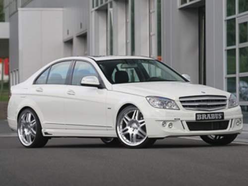 Особо рады в Brabus будут, если, помимо повышения мощности, вы закажете на свой C-класс диски и…