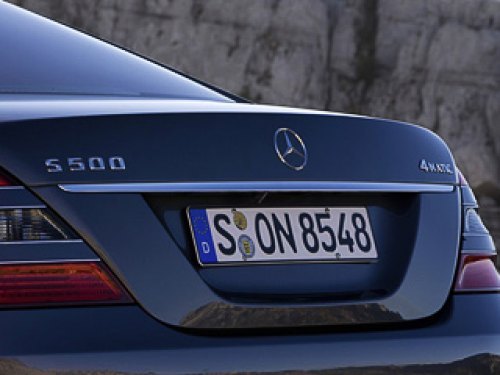 Если бы новая система была введена уже сейчас, то флагман Mercedes S500 именовался бы S390.