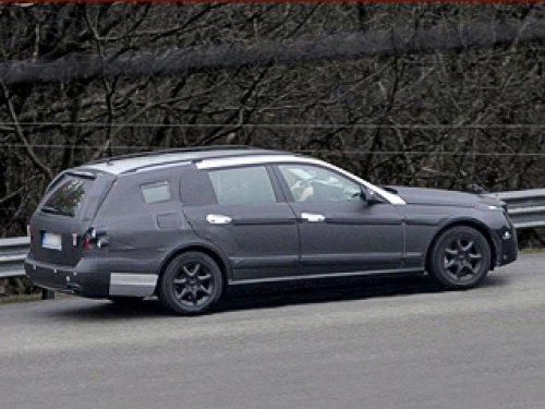 Mercedes уверяет, что новый E-class превзойдёт все возможные ожидания, а версия универсал и вовсе…