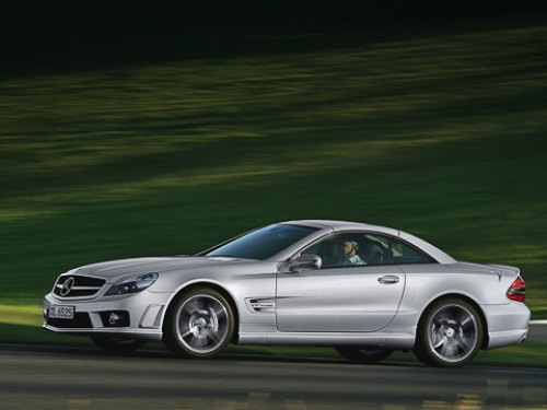 Несмотря на отсутствие модного «робота», SL 65 AMG легко даст фору «шестьдесят третьему» — даже с…
