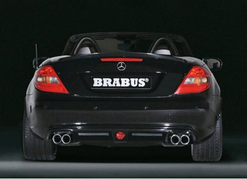 Вот такой ракурс уготовано наблюдать всем владельцам серийных Mercedes. Ведь в Brabus с SLK 55 AMG…