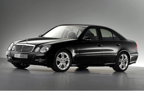 Предыдущее поколение броневика E-Class Guard появилось в 2006 году. Автомобиль пользовался…