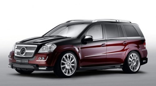 На колесах — спортивная резина размерностью 305/30 R23. Дизайн огромных дисков придуман самими…