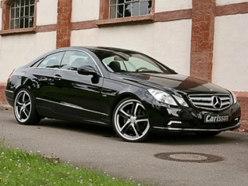 На фотографии — Mercedes E-Class Coupe, щеголяющий дисками серии REVO. За комплект таких…