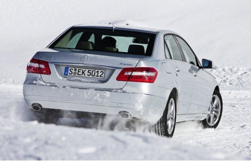 Седан Mercedes E 350 4Matic в смешанном цикле кушает бензина столько же, сколько обычный «триста…