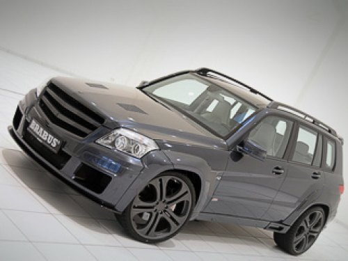 Аэродинамический обвес внушителен, двигатель поразителен, колёса Brabus Monoblock огромны — обуты в…