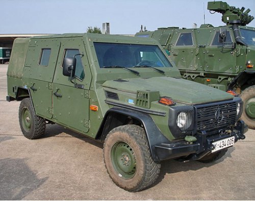 Первый бронированный патрульный внедорожник LAPV Enok, также сделанный для вооруженных сил Германии…