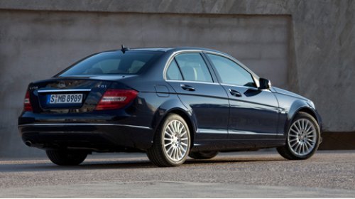 Автомобиль в исполнении C 220 CDI обогащает атмосферу углекислым газом с интенсивностью 117 г/км. У…