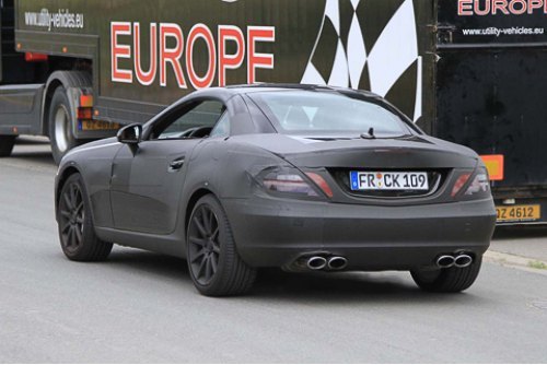 На разгон до 100 км/ч новый Mercedes SLK 55 AMG будет тратить чуть больше 4,5 с.