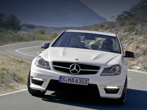 В Германии за седан Mercedes C 63 AMG просят 71 340 евро, за универсал — 73 899. Для сравнения:…