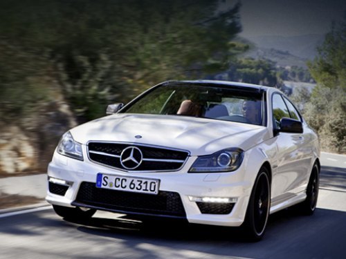 Мощное купе Mercedes C 63 AMG отличается от более спокойных представителей семейства видоизменённым…