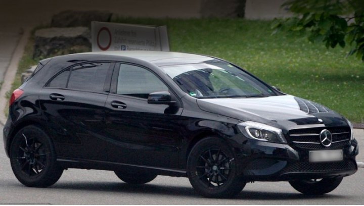 Прототип проходит испытания в кузове хэтча Mercedes A-Class. Будущий кроссовер в «муле» прежде…