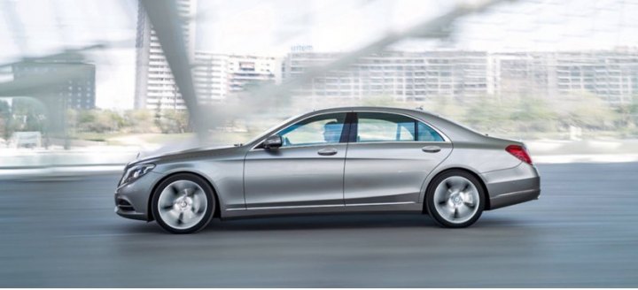 В длину седан Mercedes S-класса теперь насчитывает 5116 мм, а версия Long — на 13 см больше. В…