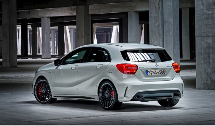 «Горячий» хэтчбек A 45 AMG комплектуется шинами типа Run-flat. Из других особенностей стоит…