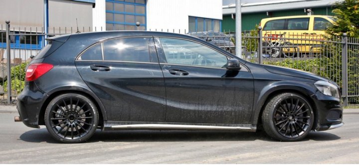 В настоящее время испытания проходит и хэтчбек Mercedes A 45 AMG Black Series. Машина из «черной…