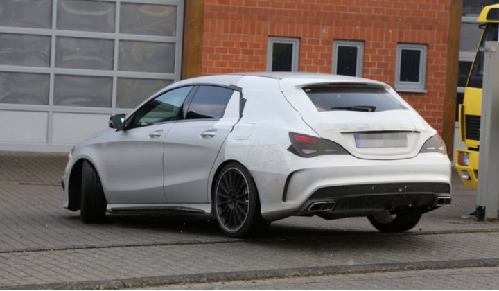 Выхлопные патрубки у нового универсала такие же, как на Мерседесе CLA 45 AMG.