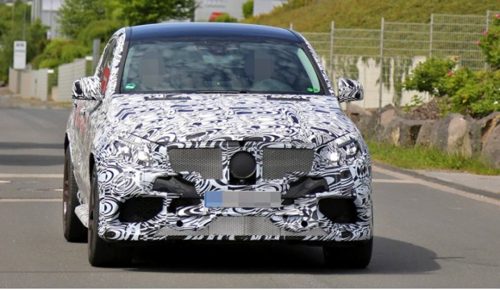Будущий ML-Coupe 63 AMG выдают широкие воздухозаборники в переднем бампере и традиционные для…