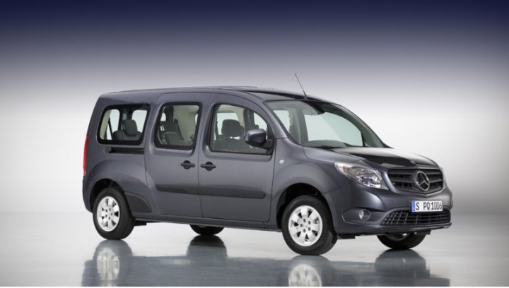 Семиместный Citan Combi Extra Long вытянулся на 4705 мм.