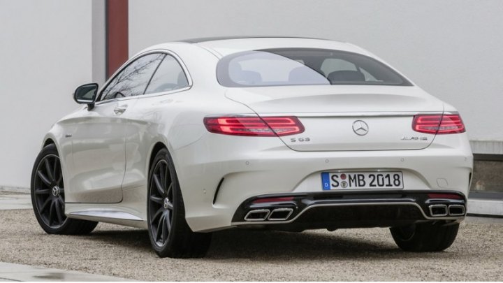 Обычное купе S 500 оснащено «автоматом» 7G Tronic Plus, а S 63 AMG 4Мatic (на фото) — AMG…