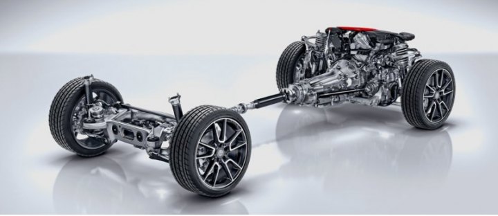 Помимо более жесткой подвески, у модели C 450 AMG 4Mаtic ужесточен каркас кузова. Все вместе это…