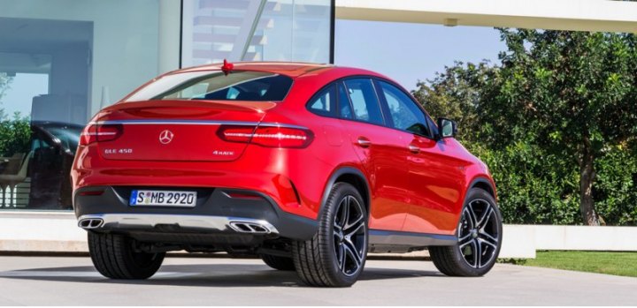 Все кроссоверы GLE Coupe в базовой комплектации оборудованы светодиодными фарами головного света,…