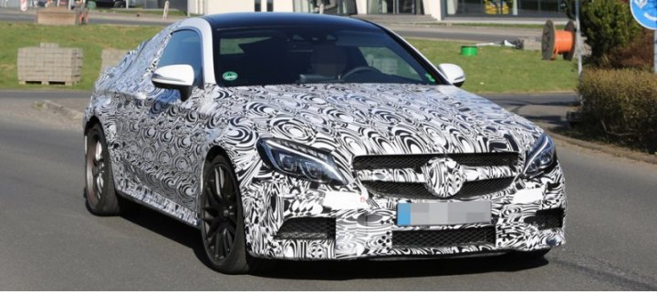 Недавно в поле зрения фотографов попало и «заряженное» C Coupe 63 AMG. Спереди обращают на себя…