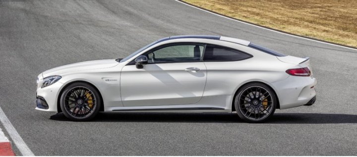 В комбинированном цикле C 63 S Coupe и C 63 Coupe тратят 8,6–8,9 л/100 км, а это больше, чем у…