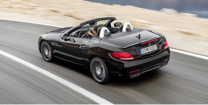 На версии от AMG изменены эластокинематика, углы установки колес, поворотные кулаки спереди и…