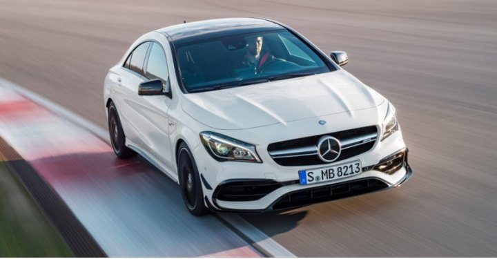 Опознать обновленный Mercedes-AMG CLA 45 можно разве что по измененному переднему бамперу.