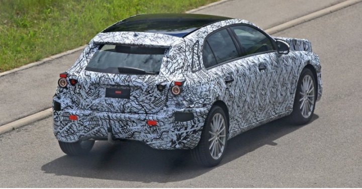Нынешнее, третье поколение хэтчбека Mercedes A-класса появилось четыре года назад и пережило лишь…