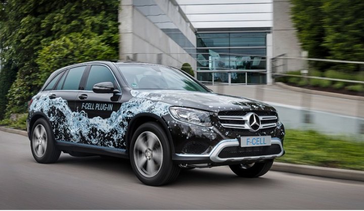 Важная веха — водородный Mercedes-Benz GLC F-Cell. Он дебютирует в октябре в Париже вместе с…