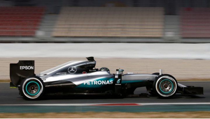 Болид Mercedes-AMG F1 W07 Hybrid стараниями Льюиса Хэмилтона и Нико Росберга в этом сезоне почти не…