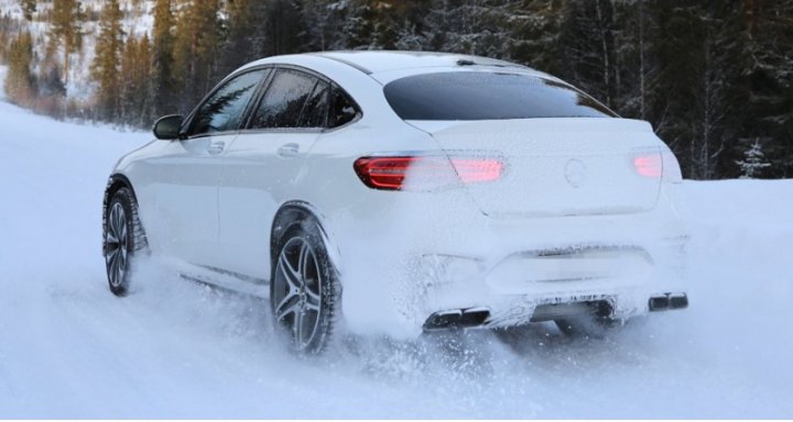 В движение купе приводится тем же наддувным мотором V8 4.0, что и несколько других «заряженных»…