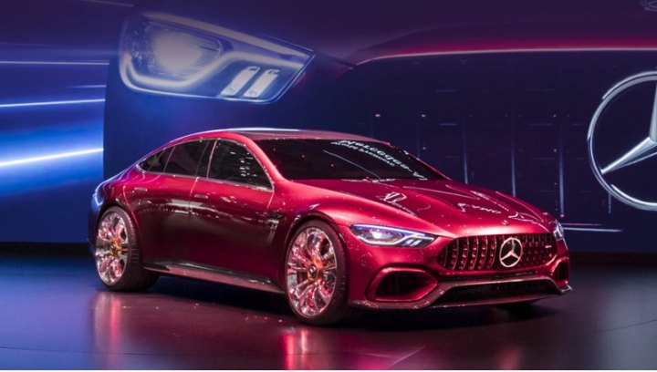 От AMG GT дизайнеры постарались перенять стилистику с решёткой Panamericana и рельефным капотом,…