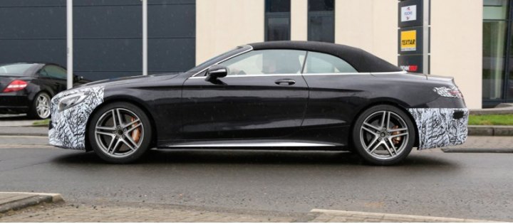 Напомним, на дореформенном кабриолете агрегат V8 5.5 выдает 585 л.с и 900 Н·м.
