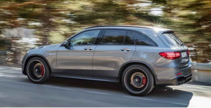 В базовую комплектацию входит система смены режимов движения AMG Dynamic Select. Водитель с помощью…
