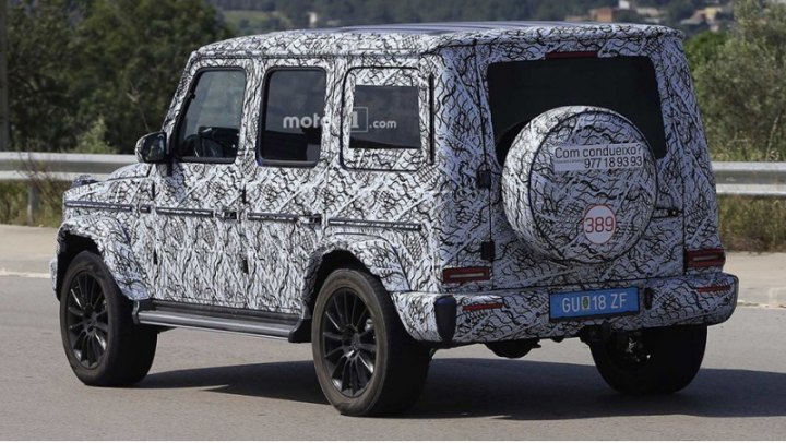 По традиции топ-версии будут носить шильдик AMG. Для G 63 немцы подготовят четырехлитровый V8,…