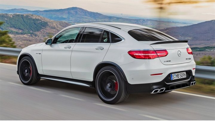 В базовую комплектацию входят система смены режимов движения AMG Dynamic Select (предустановки…