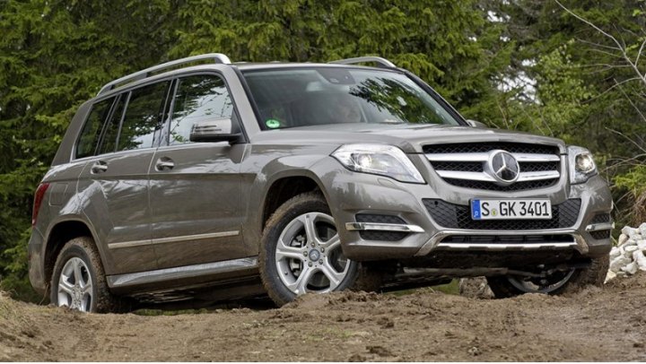 Кроссовер GLK в прошлый раз вызывался на сервис весной 2016 года, причем по той же, что и сейчас,…