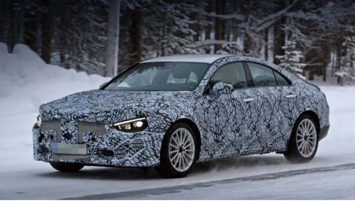 Если седан Mercedes A-класса дебютирует в конце нынешнего года, то лифтбек CLA выйдет в 2019-м. В…