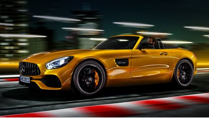 Снаряжённая масса родстера Mercedes-AMG GT S по DIN составляет 1625 кг (расход топлива в смешанном…