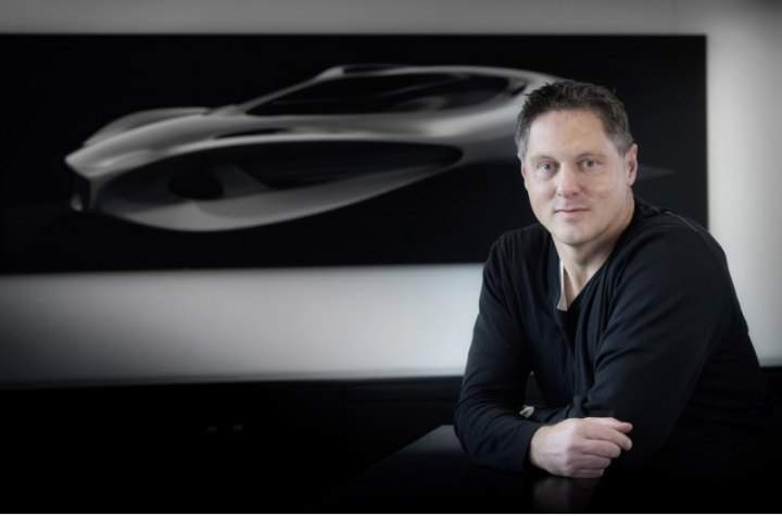 Шеф-дизайнер Даймлера Горден Вагенер определяет Mercedes-Benz как «современную роскошь»,…
