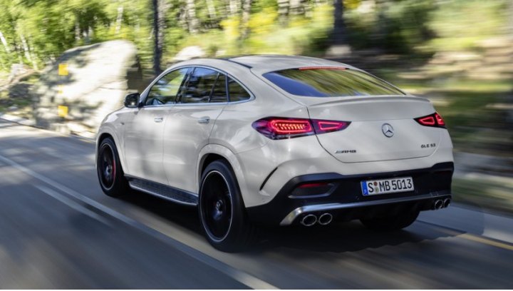 На версии GLE 53 4Matic+ Coupe установлена пневмоподвеска AMG Active Ride Control+ с адаптивными…