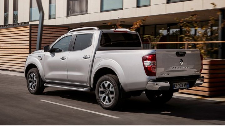 Мало кто заметил, но пикап Renault Alaskan (тоже клон Навары) по-тихому исчез из линейки бренда. На…